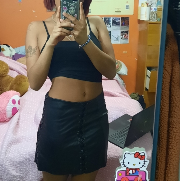 faux leather mini skirt - Picture 2 of 3
